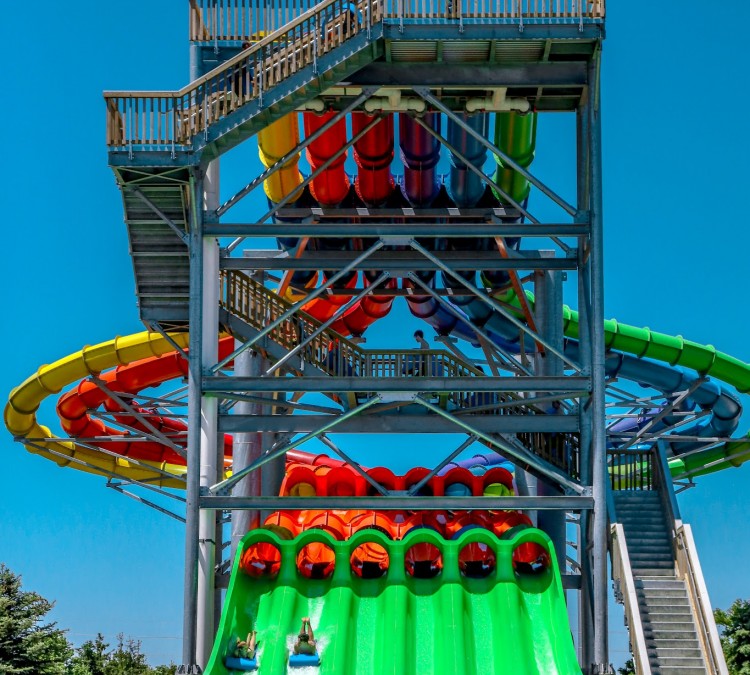 Raging Waves Waterpark (Yorkville,&nbspIL)